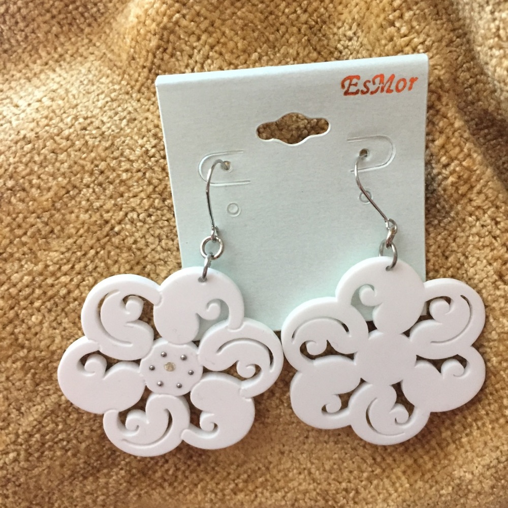 EsMor Ear Rings